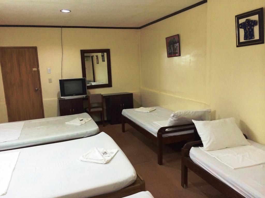 Ysabelle Mansion Panzió Puerto Princesa Kültér fotó