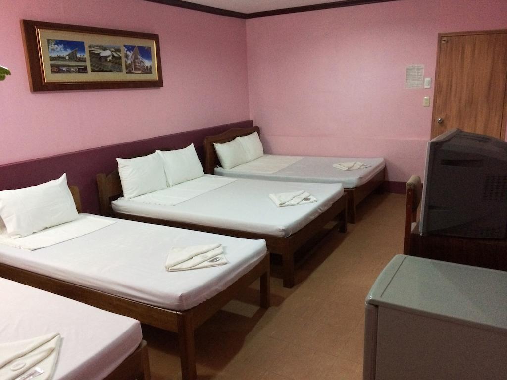 Ysabelle Mansion Panzió Puerto Princesa Kültér fotó