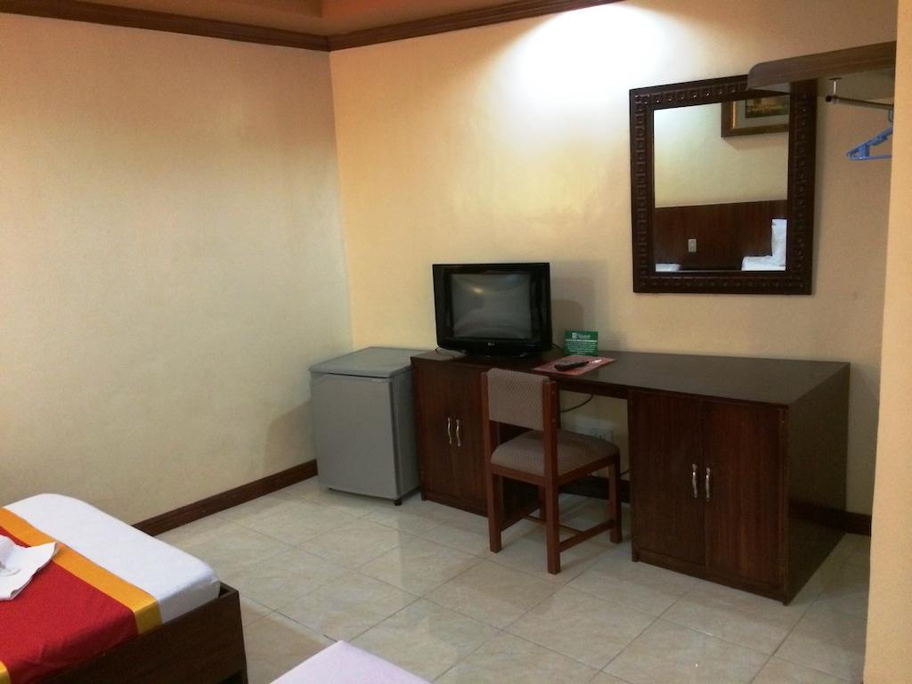 Ysabelle Mansion Panzió Puerto Princesa Kültér fotó
